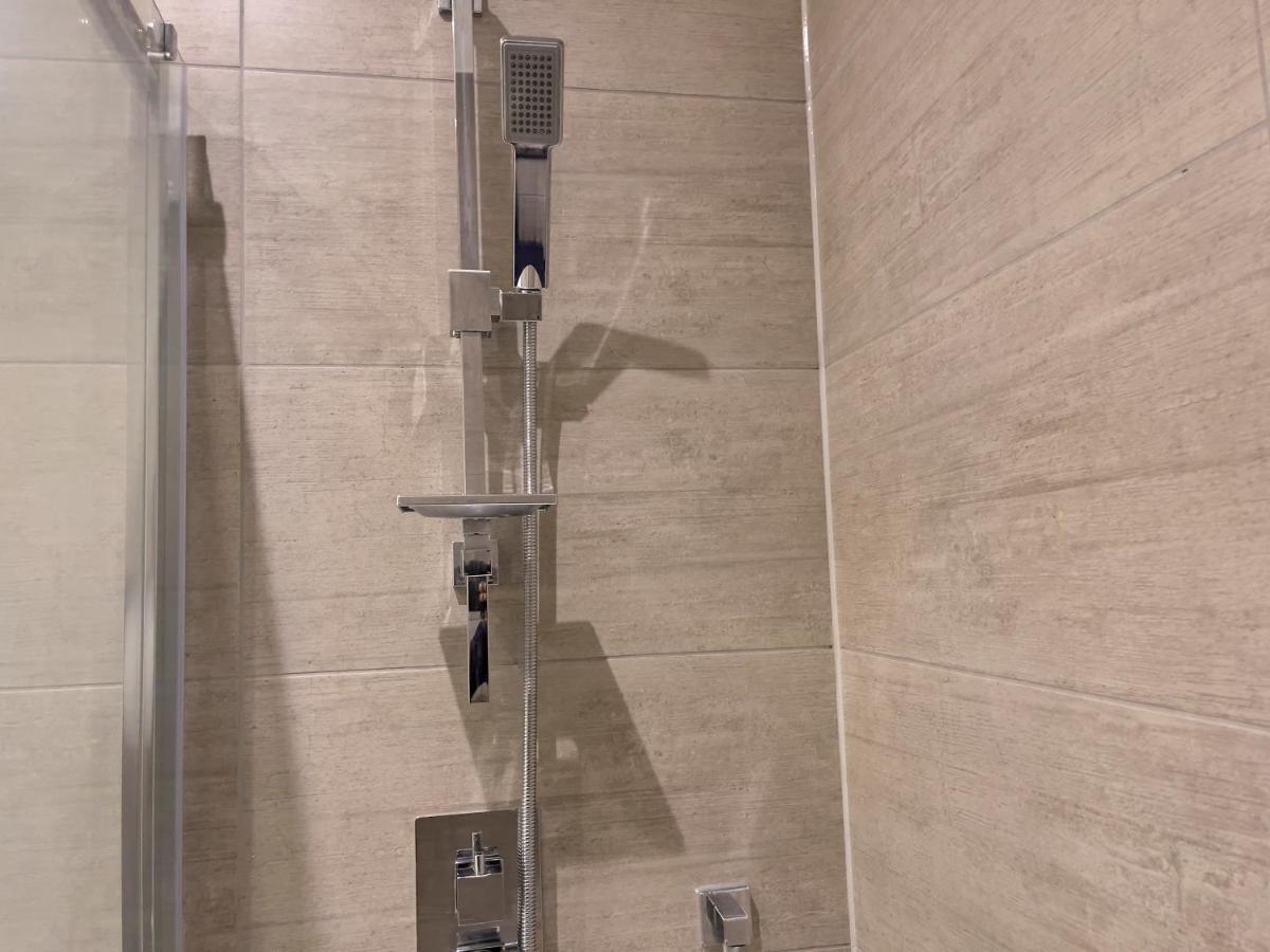 Lovely 2 Double Bedroom Flat With Free Parking - At The Atrium Mk Милтон-Кейнс Экстерьер фото